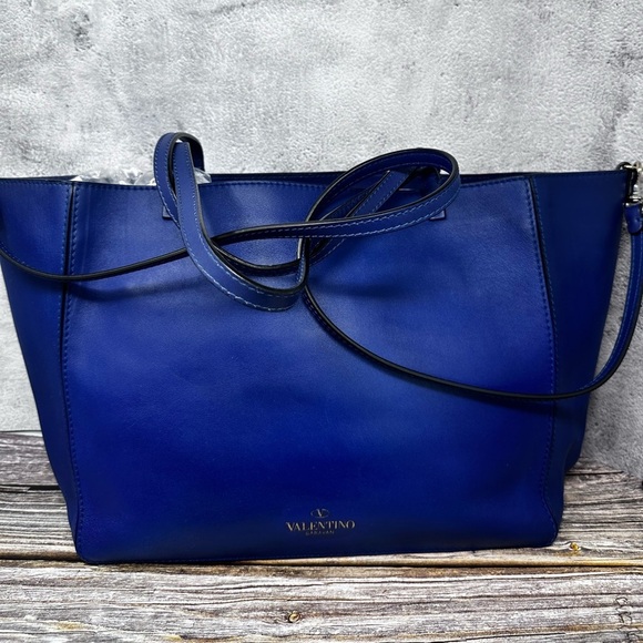 Valentino Garavani Blue Leather Rockstud Tote Shoulder Bag EUC - Picture 4 of 10